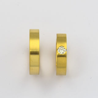 Trauringe aus 585 Gelbgold mit Brillant, nachhaltiger second hand Schmuck perfekt aufgearbeitet