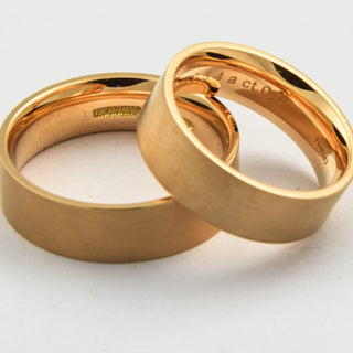 Niessing Trauringe rechteck/bombiert aus 750 Roségold mit Brillant, nachhaltiger second hand Schmuck perfekt aufgearbeitet