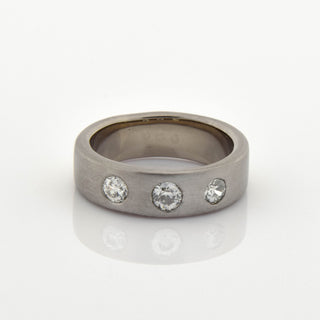 Diamantring aus 585 Weißgold, nachhaltiger second hand Schmuck perfekt aufgearbeitet