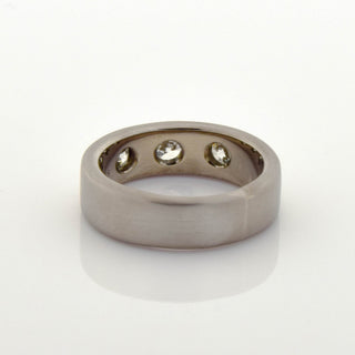 Diamantring aus 585 Weißgold, nachhaltiger second hand Schmuck perfekt aufgearbeitet