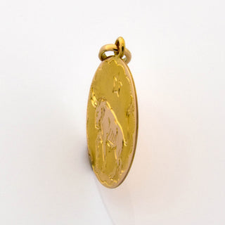 Anhänger Stier aus 750 Gelbgold, nachhaltiger second hand Schmuck perfekt aufgearbeitet