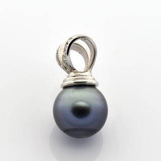 Perlenanhänger aus 750 Weißgold mit Brillant, nachhaltiger second hand Schmuck perfekt aufgearbeitet