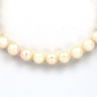 Armband aus Akoyazuchtperlen, nachhaltiger second hand Schmuck perfekt aufgearbeitet