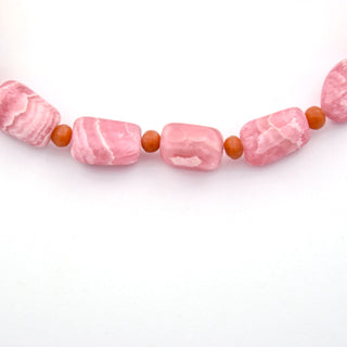 Armband mit Rhodochrosit und Koralle, nachhaltiger second hand Schmuck perfekt aufgearbeitet