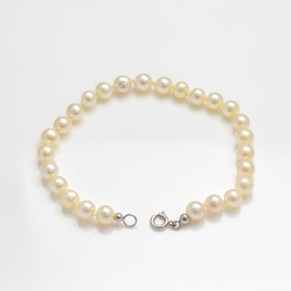 Perlenarmband aus mit Schließe 585 Weißgold, nachhaltiger second hand Schmuck perfekt aufgearbeitet