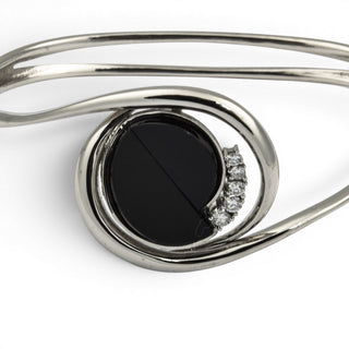 Armreif aus 750 Weißgold mit Onyx und Brillant, nachhaltiger second hand Schmuck perfekt aufgearbeitet