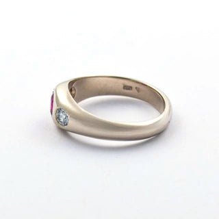 Rubinring aus 585 Weißgold mit Brillant, nachhaltiger second hand Schmuck perfekt aufgearbeitet