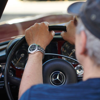 Breitling Herrenarmbanduhr Super Ocean Automatik mit Datumsanzeige und Leuchtziffern, Leuchtzeiger und Zentralsekunde, gebrauchte Luxusuhr im Top-Zustand