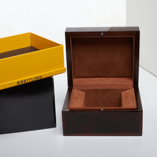 Breitling Herrenarmbanduhr Super Ocean Automatik mit Datumsanzeige und Leuchtziffern, Leuchtzeiger und Zentralsekunde, gebrauchte Luxusuhr im Top-Zustand