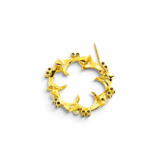 Perlenbrosche Blütenkranz aus 750 Gelbgold mit Saphir, nachhaltiger second hand Schmuck perfekt aufgearbeitet