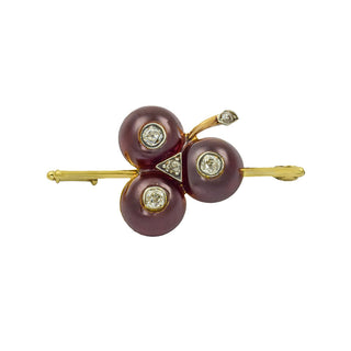 Granatbrosche Johannisbeeren aus 585 Gelb- und Weißgold mit Diamant, nachhaltiger second hand Schmuck perfekt aufgearbeitet
