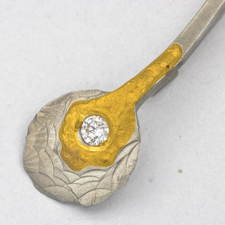 Brosche aus 950 Platin/999 Gold mit Brillant, neuwertig, nachhaltiger second hand Schmuck perfekt aufgearbeitet