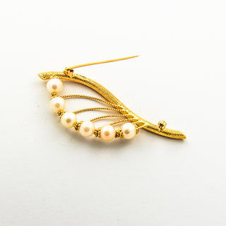 Brosche aus 750 Roségold mit Perle, nachhaltiger second hand Schmuck perfekt aufgearbeitet
