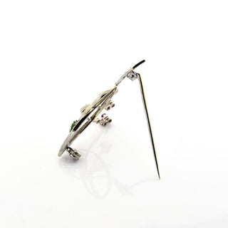 Rubinbrosche aus 750 Weißgold mit Smaragd und Saphir, nachhaltiger second hand Schmuck perfekt aufgearbeitet