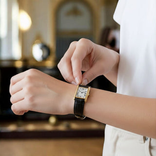 Cartier Damenarmbanduhr TANK Louis Cartier LM YG AB Quarzwerk und Edelsteinbesatz und Zeiger aus gebläutem Stahl 1990-2000er, gebrauchte Luxusuhr im Top-Zustand