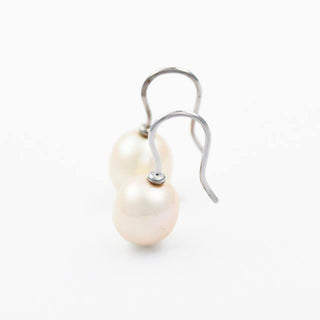 Perlenohrhänger von Juwelier CHRIST aus 585 Weißgold, nachhaltiger second hand Schmuck perfekt aufgearbeitet