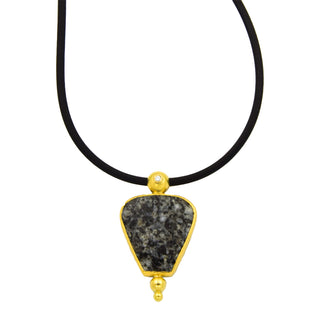 Christian Wolf Kette mit Anhänger aus 750 Gelbgold mit Jaspis und Diamant, nachhaltiger second hand Schmuck perfekt aufgearbeitet