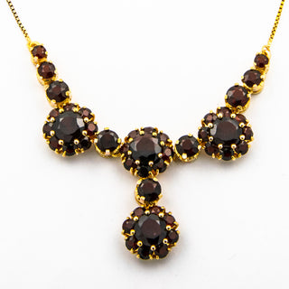 Collier aus 333 Gelbgold mit Granat, nachhaltiger second hand Schmuck perfekt aufgearbeitet