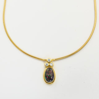 Collier aus 750 Gelbgold mit Opal und Brillant, nachhaltiger second hand Schmuck perfekt aufgearbeitet