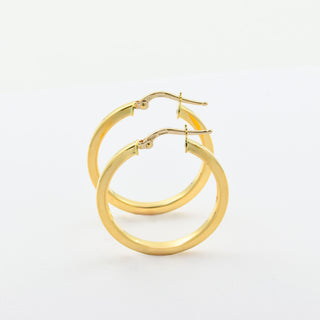 Creolen aus 750 Gelbgold, nachhaltiger second hand Schmuck perfekt aufgearbeitet