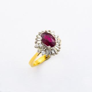 Entourage-Ring aus 750 Gelb- und Weißgold mit Rubin und Brillant, nachhaltiger second hand Schmuck perfekt aufgearbeitet