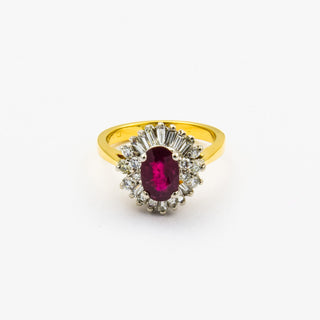 Entourage-Ring aus 750 Gelb- und Weißgold mit Rubin und Brillant, nachhaltiger second hand Schmuck perfekt aufgearbeitet