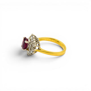 Entourage-Ring aus 750 Gelb- und Weißgold mit Rubin und Brillant, nachhaltiger second hand Schmuck perfekt aufgearbeitet