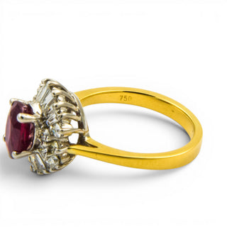 Entourage-Ring aus 750 Gelb- und Weißgold mit Rubin und Brillant, nachhaltiger second hand Schmuck perfekt aufgearbeitet
