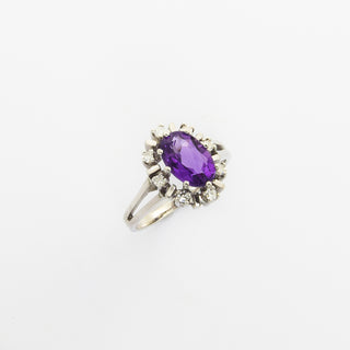 Entourage-Ring aus 585 Weißgold mit Amethyst und Diamant, nachhaltiger second hand Schmuck perfekt aufgearbeitet