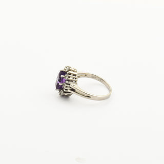 Entourage-Ring aus 585 Weißgold mit Amethyst und Diamant, nachhaltiger second hand Schmuck perfekt aufgearbeitet