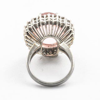 Entourage-Ring aus 750 Weißgold mit Rosenquarz und Brillant, nachhaltiger second hand Schmuck perfekt aufgearbeitet