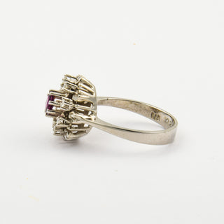 Entourage-Ring aus 585 Weißgold mit Rubin und Brillant, nachhaltiger second hand Schmuck perfekt aufgearbeitet