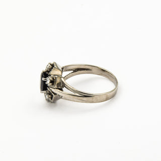 Entourage-Ring aus 585 Weißgold mit Saphir und Brillant, nachhaltiger second hand Schmuck perfekt aufgearbeitet