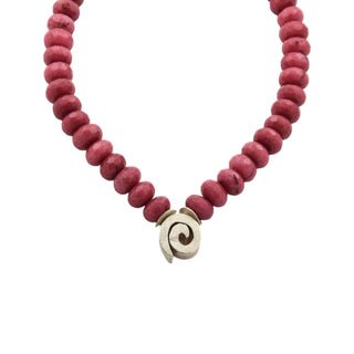 Halskette aus 925 Silber mit gefärbter Jade, nachhaltiger second hand Schmuck perfekt aufgearbeitet