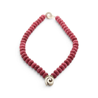 Halskette aus 925 Silber mit gefärbter Jade, nachhaltiger second hand Schmuck perfekt aufgearbeitet
