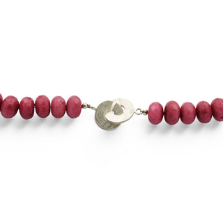Halskette aus 925 Silber mit gefärbter Jade, nachhaltiger second hand Schmuck perfekt aufgearbeitet