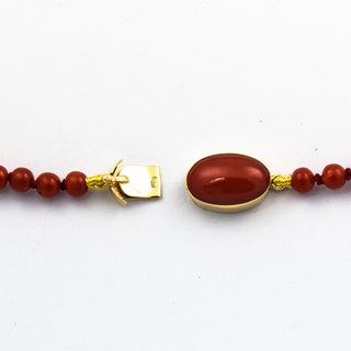 Korallenkette mit Schließe aus 750 Gelbgold mit Koralle, nachhaltiger second hand Schmuck perfekt aufgearbeitet