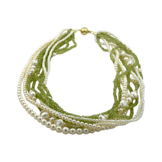 Perlenkette mit Peridot und Schließe aus 585 Gelbgold, nachhaltiger second hand Schmuck perfekt aufgearbeitet