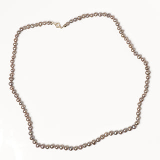 Perlenkette mit Schließe aus 925 Silber, nachhaltiger second hand Schmuck perfekt aufgearbeitet