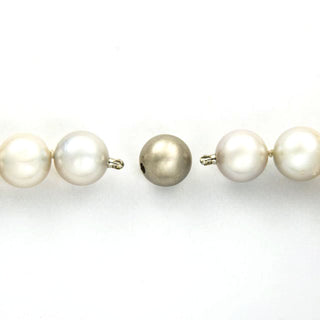 Perlenkette mit Schließe aus 950 Platin, nachhaltiger second hand Schmuck perfekt aufgearbeitet