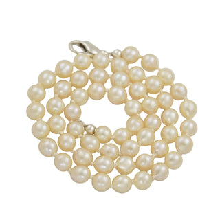 Perlenkette mit Schließe aus 925 Silber, nachhaltiger second hand Schmuck perfekt aufgearbeitet