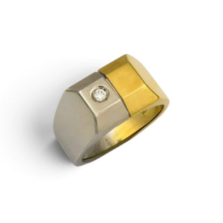 Herrenring aus 750 Gelb- und Weißgold mit Brillant, nachhaltiger second hand Schmuck perfekt aufgearbeitet