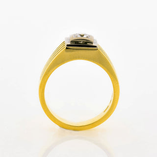 Herrenring aus 750 Gelb- und Weißgold mit Brillant, nachhaltiger second hand Schmuck perfekt aufgearbeitet