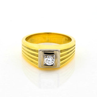 Herrenring aus 750 Gelb- und Weißgold mit Brillant, nachhaltiger second hand Schmuck perfekt aufgearbeitet