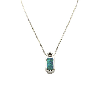 Kette mit Anhänger aus 750 Weißgold mit Opal und Brillant, nachhaltiger second hand Schmuck perfekt aufgearbeitet
