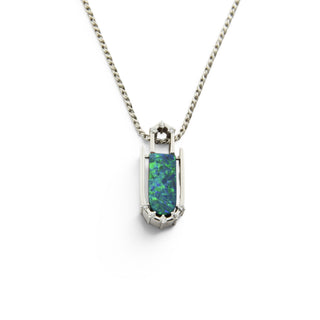 Kette mit Anhänger aus 750 Weißgold mit Opal und Brillant, nachhaltiger second hand Schmuck perfekt aufgearbeitet