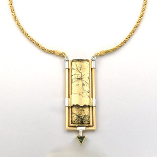 Kette mit Anhänger aus 750 Gelb- und Weißgold mit Rutilquarz, Turmalin und Brillant, nachhaltiger second hand Schmuck perfekt aufgearbeitet