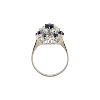 Krämer Saphirring aus 585 Weißgold mit Brillant und Diamant, nachhaltiger second-hand Schmuck perfekt aufgearbeitet