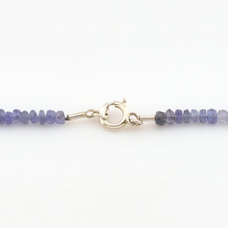 Iolithkette mit Schließe aus 925 Silber, nachhaltiger second hand Schmuck perfekt aufgearbeitet