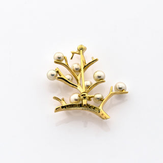 Mikimoto Perlenbrosche aus 585 Gelbgold, nachhaltiger second hand Schmuck perfekt aufgearbeitet